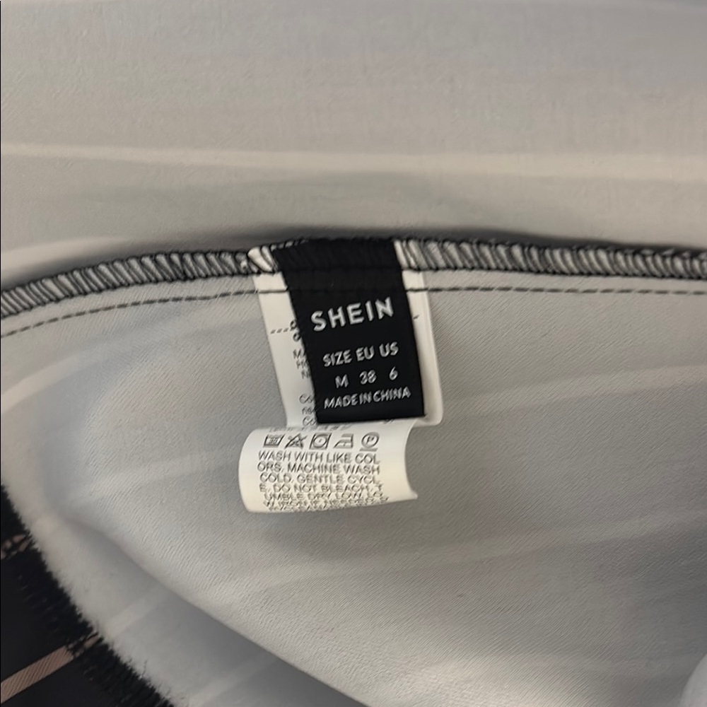 SHEIN Black and White Pinstriped Blazer - Picture 4 of 9